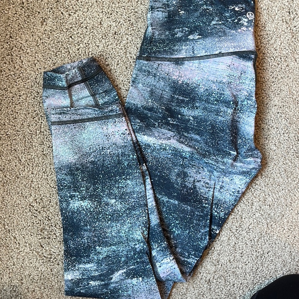 Lululemon wunderunder size 6 like new worn once
